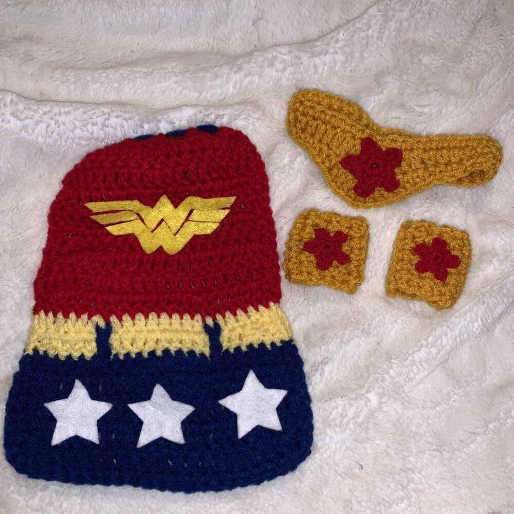 Knitted Wonderwoman Newborn Photo shoot Outfit!